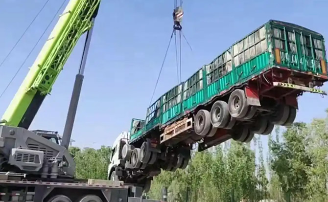 桓仁道路脱困救援案例
